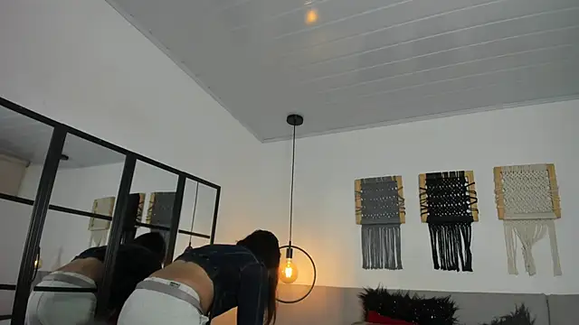 Snapshot of Sweet_camille chatting on 02-20-26, 02:19 Sweet camille online show from 02-20-26, 02:19