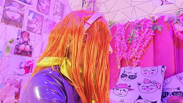 Snapshot of Alicebenett chatting on 10-18-25, 09:06 Alicebenett online show from 10-18-25, 09:06