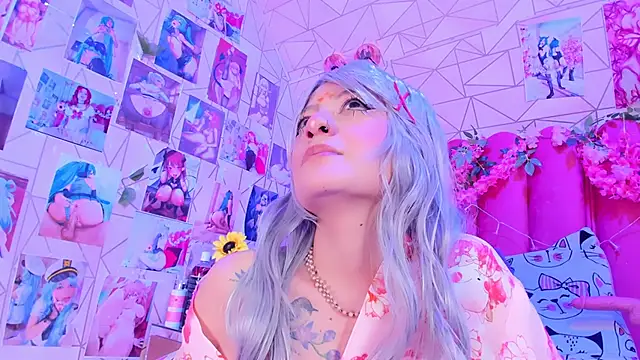 Snapshot of Alicebenett chatting on 09-18-25, 08:45 Alicebenett online show from 09-18-25, 08:45