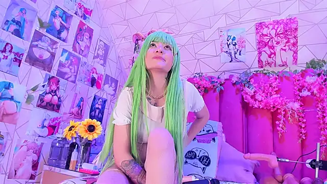 Snapshot of Alicebenett chatting on 09-29-25, 08:14 Alicebenett online show from 09-29-25, 08:14