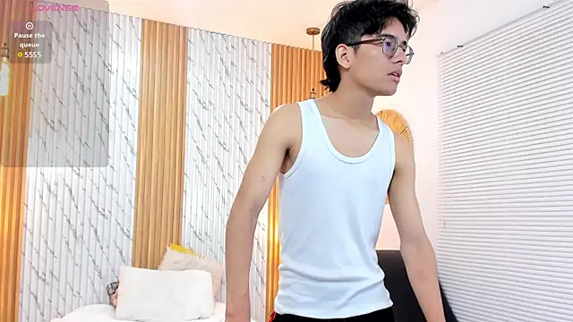 Snapshot of billie_jr chatting on 03-11-25, 12:06 billie jr online show from 03-11-25, 12:06
