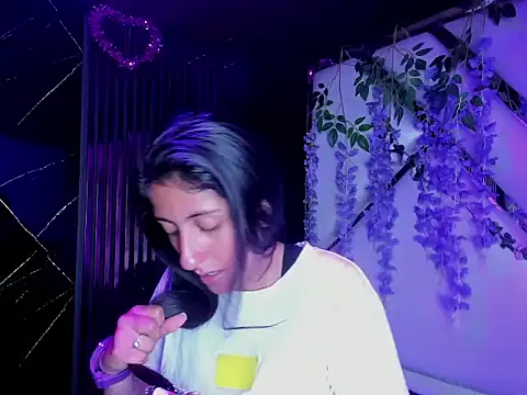 Cameron cutte online show from 12-23-25, 03:39