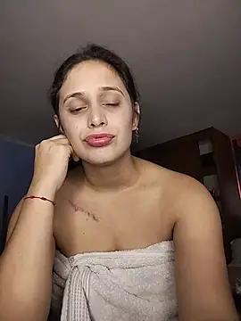 Catalinacandela online show from 06-26-26, 07:20