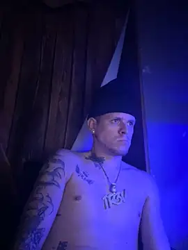 Snapshot of traejddd chatting on 10-15-25, 07:38 traejddd online show from 10-15-25, 07:38