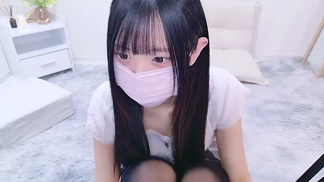 Snapshot of Suzu_ch_xx chatting on 01-11-25, 12:44 Suzu ch xx online show from 01-11-25, 12:44