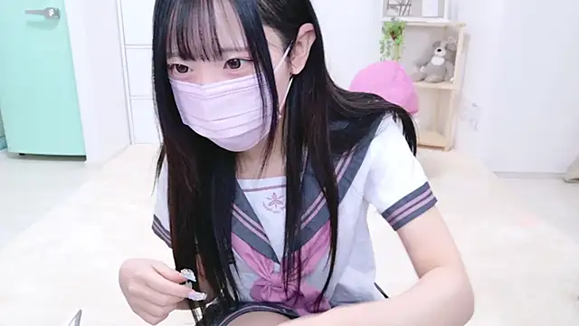 Snapshot of Suzu_ch_xx chatting on 01-04-25, 06:51 Suzu ch xx online show from 01-04-25, 06:51