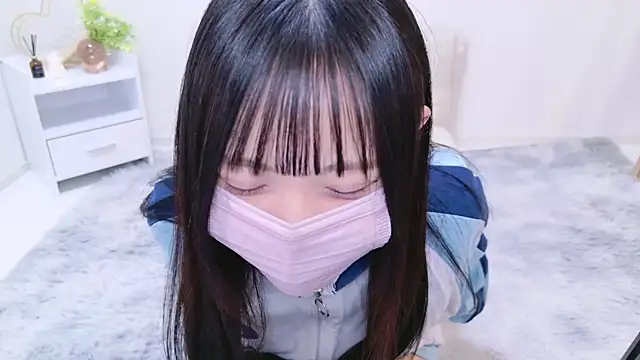 Snapshot of Suzu_ch_xx chatting on 02-01-25, 02:45 Suzu ch xx online show from 02-01-25, 02:45