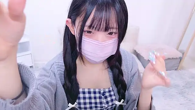 Snapshot of Suzu_ch_xx chatting on 12-30-24, 09:40 Suzu ch xx online show from 12-30-24, 09:40