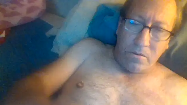 Snapshot of hornyrich69 chatting on 12-31-24, 06:48 hornyrich69 online show from 12-31-24, 06:48