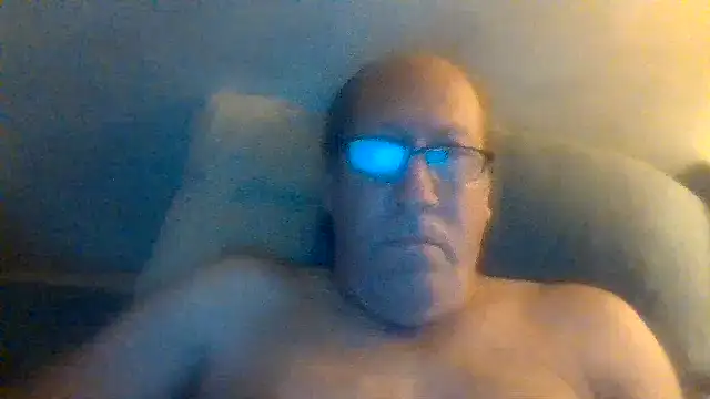 Snapshot of hornyrich69 chatting on 12-19-24, 06:56 hornyrich69 online show from 12-19-24, 06:56