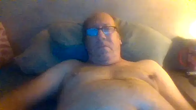 Snapshot of hornyrich69 chatting on 12-20-24, 04:31 hornyrich69 online show from 12-20-24, 04:31
