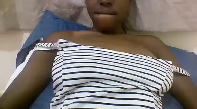 Snapshot of Ebony_maffin chatting on 02-13-25, 01:48 Ebony maffin online show from 02-13-25, 01:48