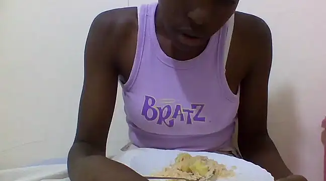 Snapshot of Ebony_maffin chatting on 03-19-25, 12:23 Ebony maffin online show from 03-19-25, 12:23