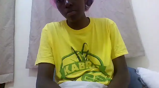 Snapshot of Ebony_maffin chatting on 02-13-25, 07:31 Ebony maffin online show from 02-13-25, 07:31
