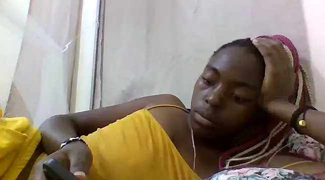 Snapshot of Ebony_maffin chatting on 12-13-24, 04:16 Ebony maffin online show from 12-13-24, 04:16