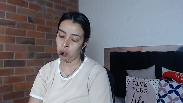 salome  hills1 online show from 11-25-25, 01:55