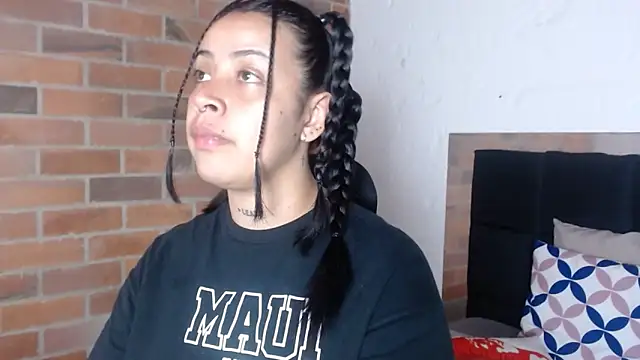 Snapshot of salome__hills1 chatting on 02-20-26, 06:54 salome hills1 online show from 02-20-26, 06:54