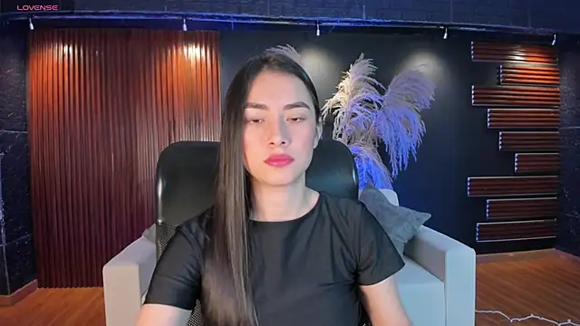 Emmaa Robertss online show from 10-16-25, 01:30