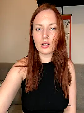 EmmaWarren online show from 10-29-25, 05:34