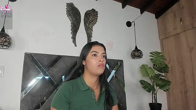 Snapshot of Bianca_zaens2 chatting on 02-14-26, 12:05 Bianca zaens2 online show from 02-14-26, 12:05