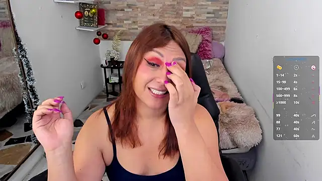 Snapshot of Analia_01 chatting on 12-14-25, 12:33 Analia 01 online show from 12-14-25, 12:33