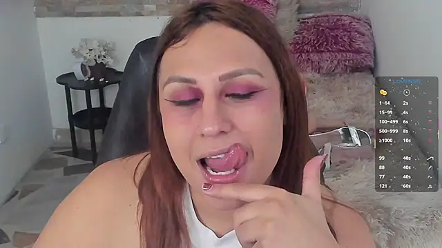 Snapshot of Analia_01 chatting on 01-06-26, 12:31 Analia 01 online show from 01-06-26, 12:31