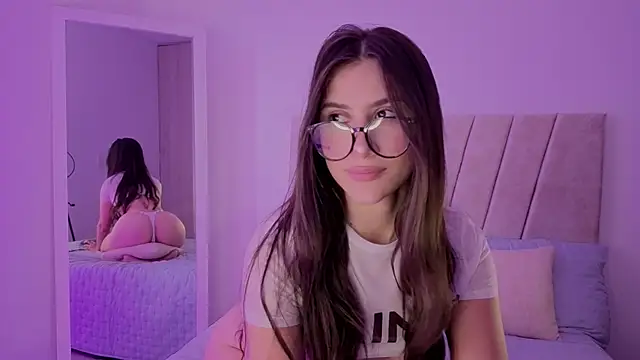 Alisa  walker online show from 11-04-25, 08:12