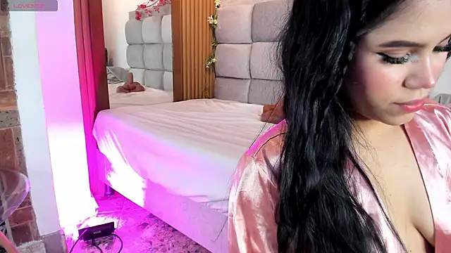 Natasha  Sccott online show from 10-27-25, 08:10