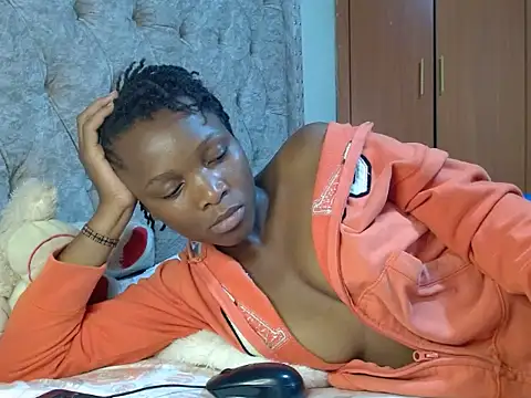 Snapshot of Naughty_Girl17 chatting on 02-25-25, 11:26 Naughty Girl17 online show from 02-25-25, 11:26