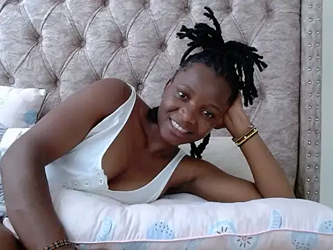 Snapshot of Naughty_Girl17 chatting on 02-08-26, 01:31 Naughty Girl17 online show from 02-08-26, 01:31