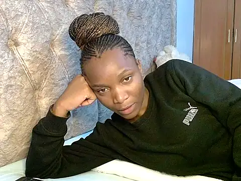 Naughty Girl17 online show from 12-15-25, 05:13