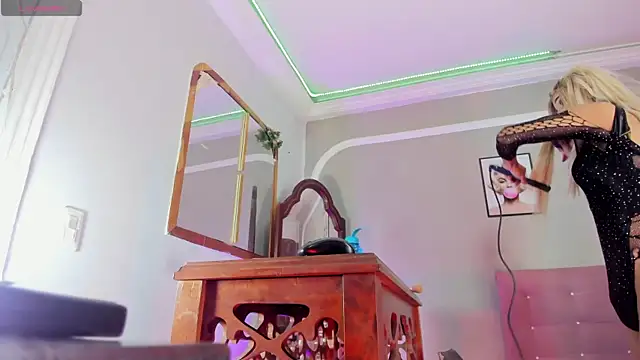 Jimena Grey online show from 10-21-25, 03:17