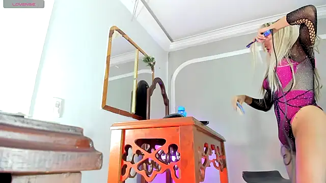 Jimena Grey online show from 10-19-25, 06:05