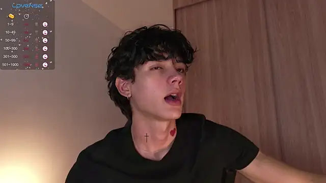 Snapshot of badboy_one_ chatting on 10-01-25, 08:46 badboy one  online show from 10-01-25, 08:46