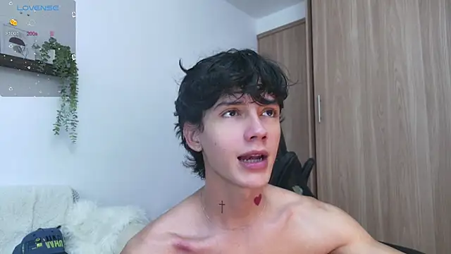 Snapshot of badboy_one_ chatting on 10-04-25, 10:00 badboy one  online show from 10-04-25, 10:00