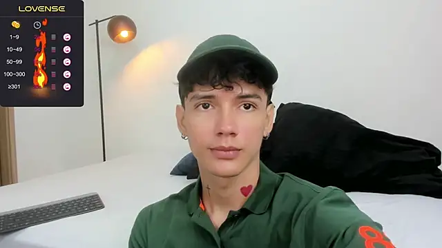 Snapshot of badboy_one_ chatting on 01-29-25, 01:07 badboy one  online show from 01-29-25, 01:07