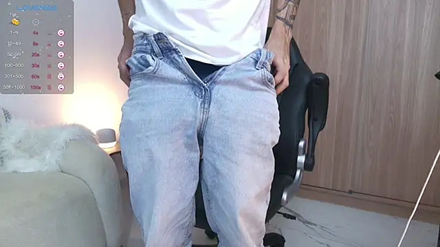 Snapshot of badboy_one_ chatting on 10-05-25, 11:28 badboy one  online show from 10-05-25, 11:28