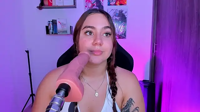 Snapshot of isarhodes_ chatting on 10-07-25, 10:00 isarhodes  online show from 10-07-25, 10:00