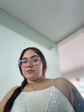 Snapshot of isarhodes_ chatting on 10-25-25, 06:52 isarhodes  online show from 10-25-25, 06:52