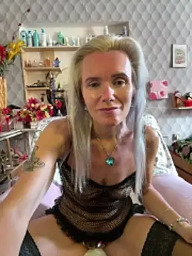 Snapshot of DirtyMargaret chatting on 06-17-26, 12:26 DirtyMargaret online show from 06-17-26, 12:26