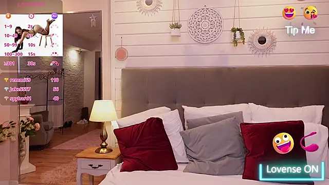 LinaReese online show from 03-18-25, 05:45