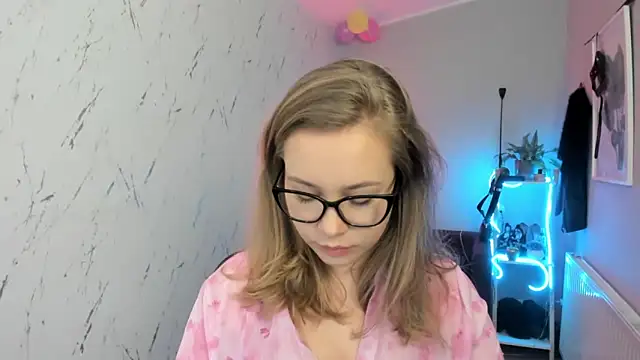 Snapshot of holly_xglam chatting on 02-11-26, 07:58 holly xglam online show from 02-11-26, 07:58