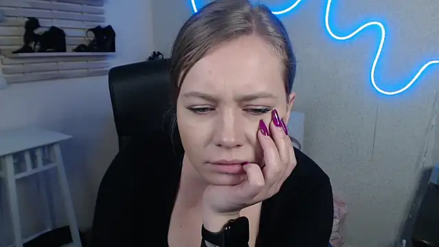 holly xglam online show from 02-27-25, 06:24