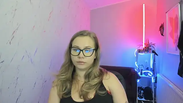 holly xglam online show from 10-27-25, 08:10