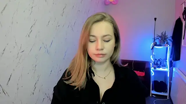 Snapshot of holly_xglam chatting on 02-04-26, 07:53 holly xglam online show from 02-04-26, 07:53