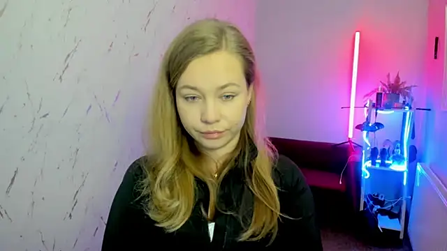 holly xglam online show from 11-30-25, 06:09