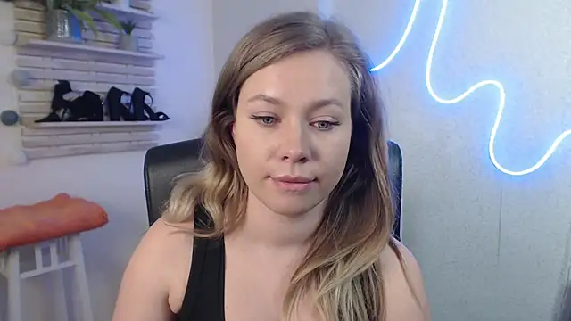 holly xglam online show from 02-26-25, 06:40