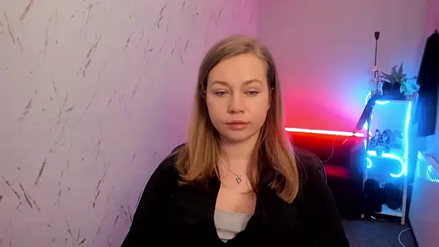 holly xglam online show from 03-24-26, 08:42