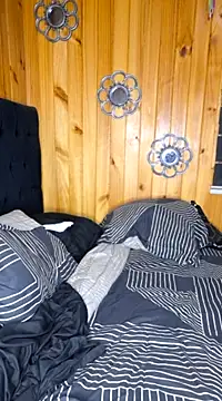 Snapshot of calientoboy chatting on 02-20-25, 02:29 calientoboy online show from 02-20-25, 02:29
