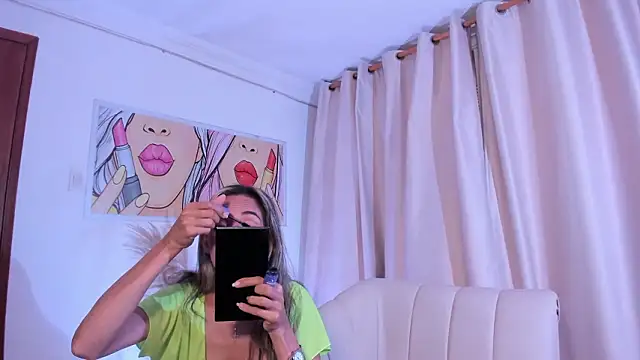 SkiinnyAna online show from 03-21-26, 07:40